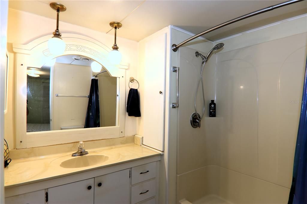 For Sale: $74,900 (1 beds, 1 baths, 552 Square Feet)