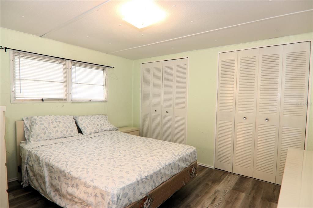 For Sale: $74,900 (1 beds, 1 baths, 552 Square Feet)