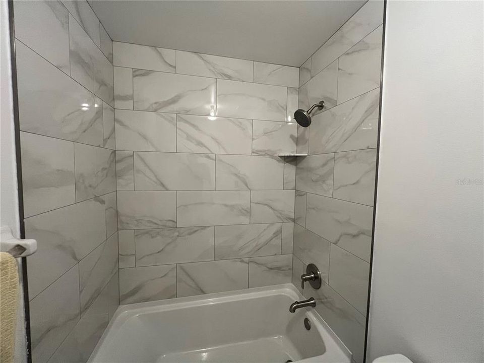 Activo con contrato: $299,000 (3 camas, 2 baños, 1064 Pies cuadrados)