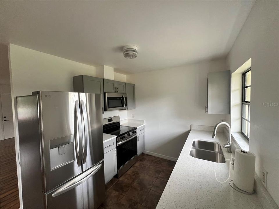 Activo con contrato: $299,000 (3 camas, 2 baños, 1064 Pies cuadrados)