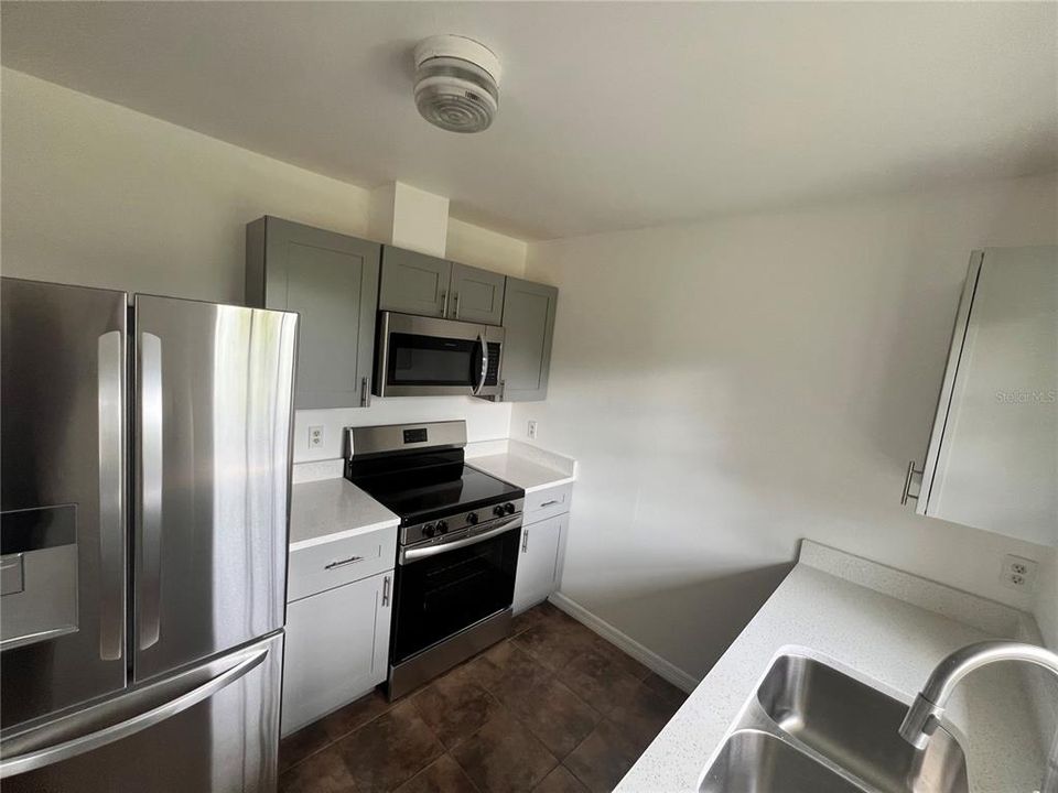 Activo con contrato: $299,000 (3 camas, 2 baños, 1064 Pies cuadrados)