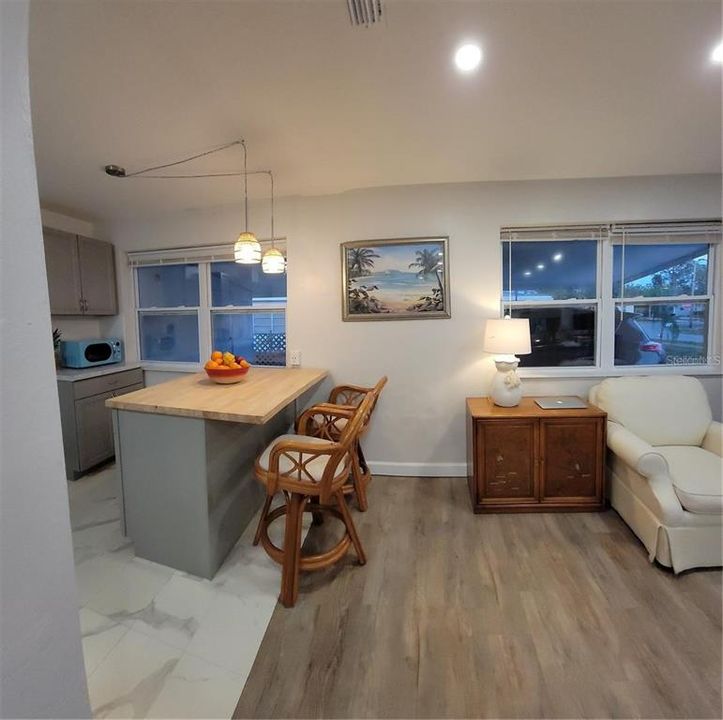 В аренду: $1,350 (2 спален, 1 ванн, 1150 Квадратных фут)