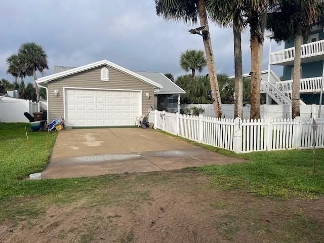 For Rent: $2,800 (3 beds, 2 baths, 1598 Square Feet)