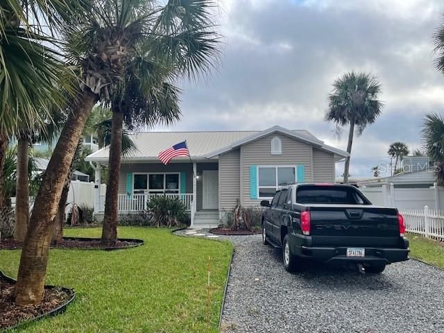 For Rent: $2,800 (3 beds, 2 baths, 1598 Square Feet)