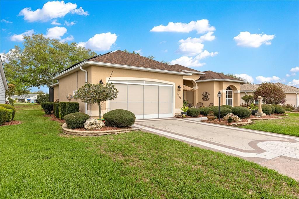 Под контрактом: $509,900 (3 спален, 2 ванн, 2257 Квадратных фут)
