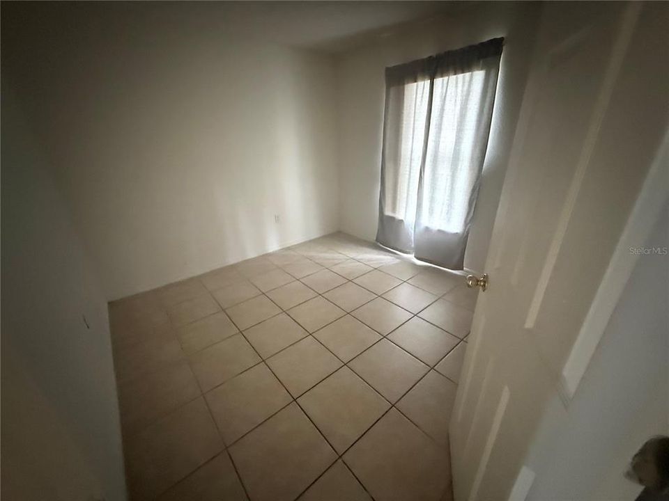 Activo con contrato: $1,700 (4 camas, 2 baños, 1652 Pies cuadrados)