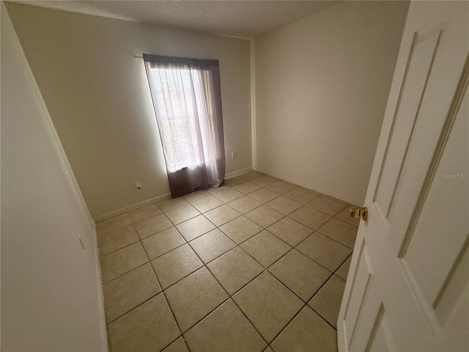 Activo con contrato: $1,700 (4 camas, 2 baños, 1652 Pies cuadrados)
