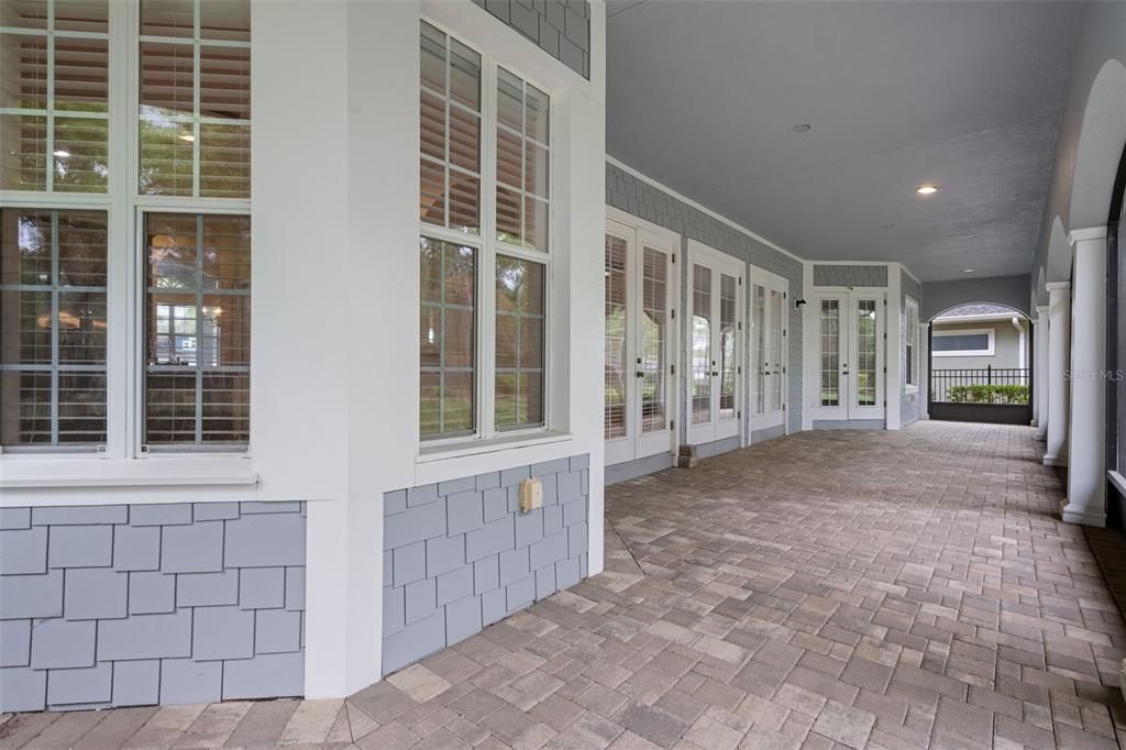 En Venta: $669,000 (3 camas, 2 baños, 2515 Pies cuadrados)