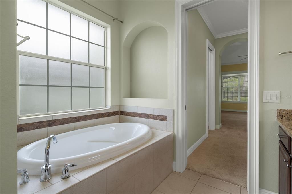 En Venta: $669,000 (3 camas, 2 baños, 2515 Pies cuadrados)