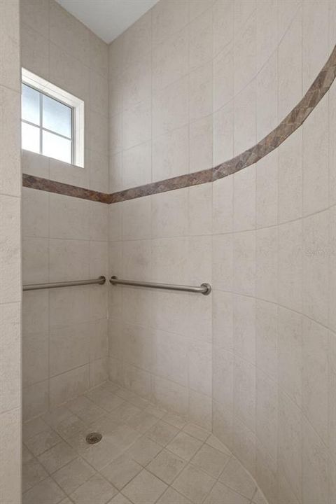 En Venta: $669,000 (3 camas, 2 baños, 2515 Pies cuadrados)