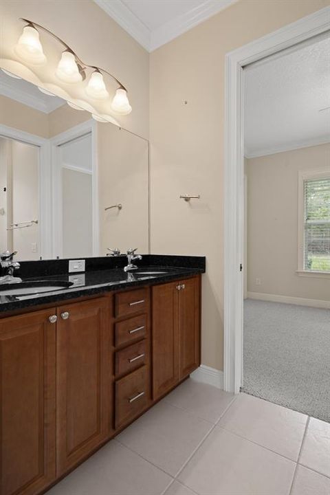 En Venta: $669,000 (3 camas, 2 baños, 2515 Pies cuadrados)