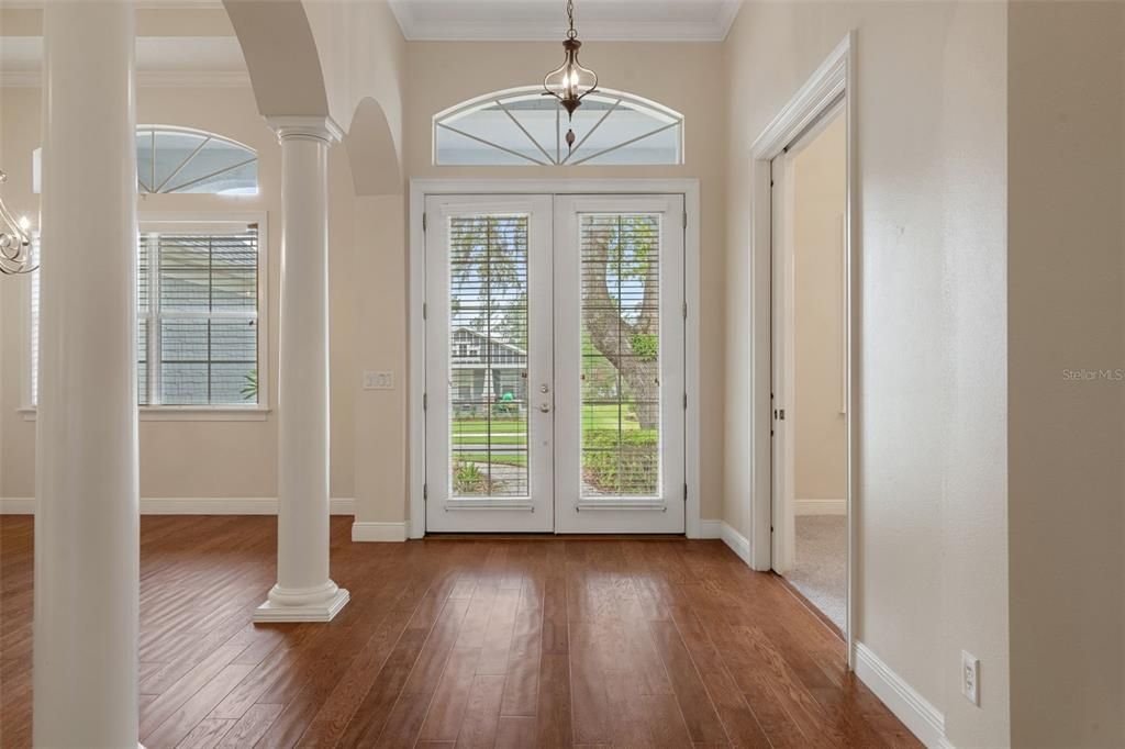 En Venta: $669,000 (3 camas, 2 baños, 2515 Pies cuadrados)