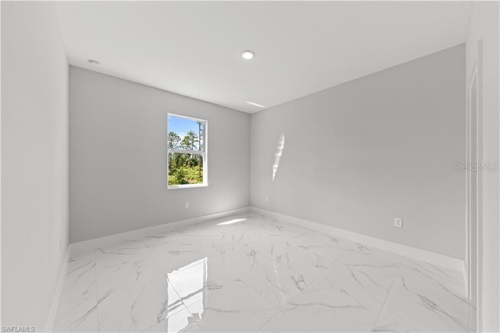 Activo con contrato: $279,900 (3 camas, 2 baños, 1358 Pies cuadrados)