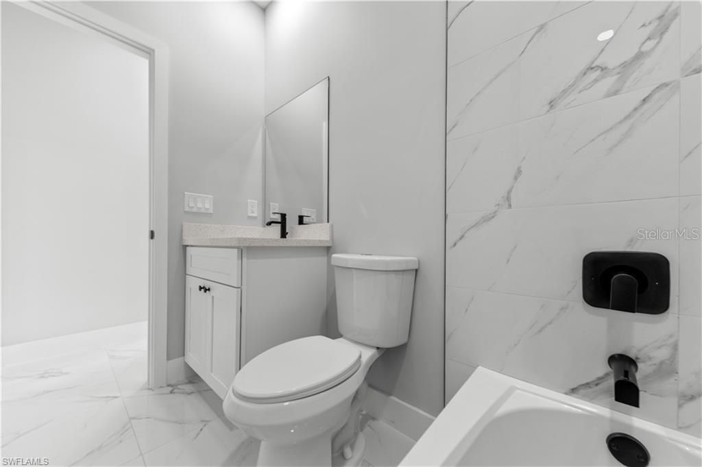 Activo con contrato: $279,900 (3 camas, 2 baños, 1358 Pies cuadrados)