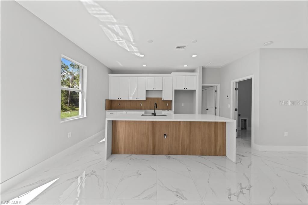 Activo con contrato: $279,900 (3 camas, 2 baños, 1358 Pies cuadrados)
