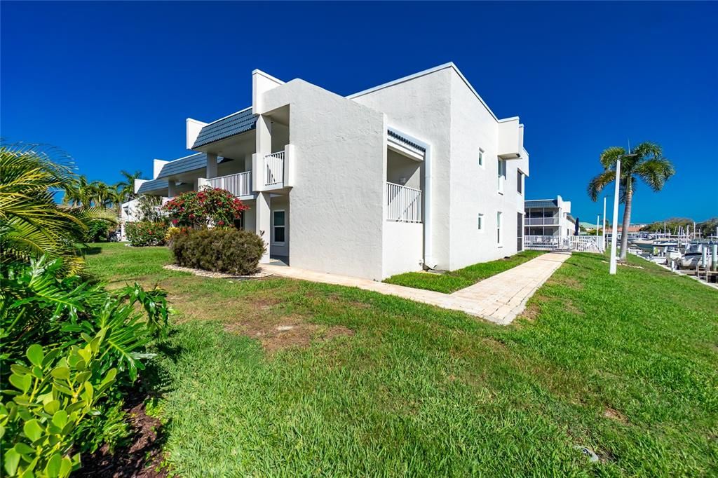 待售: $295,000 (2 贝兹, 2 浴室, 1412 平方英尺)