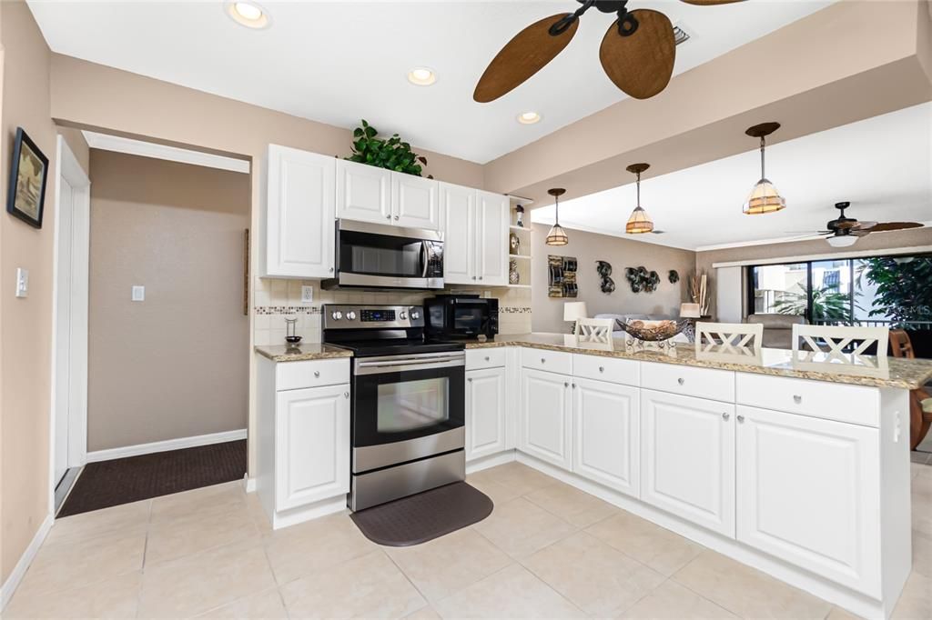 待售: $295,000 (2 贝兹, 2 浴室, 1412 平方英尺)