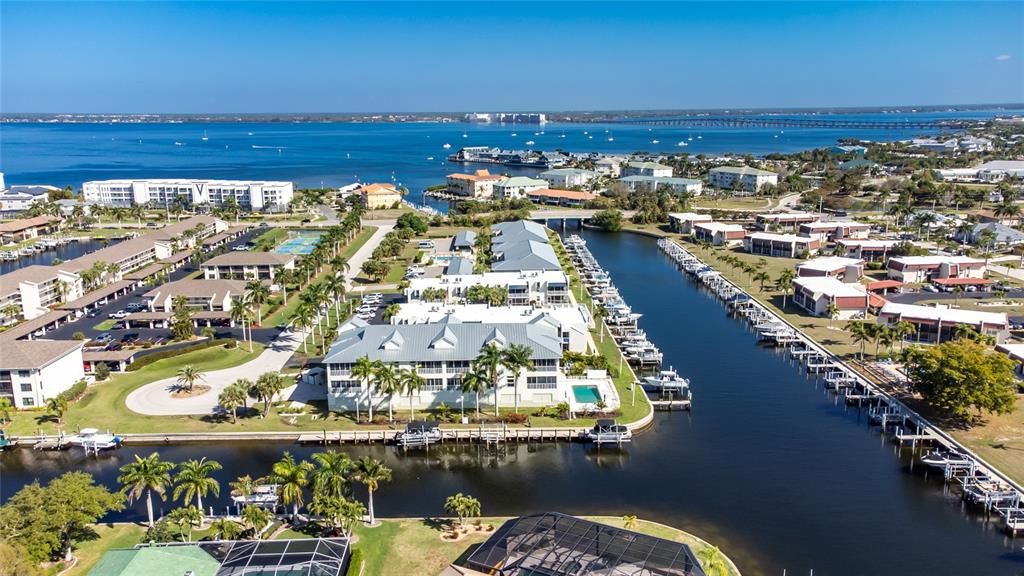 待售: $295,000 (2 贝兹, 2 浴室, 1412 平方英尺)