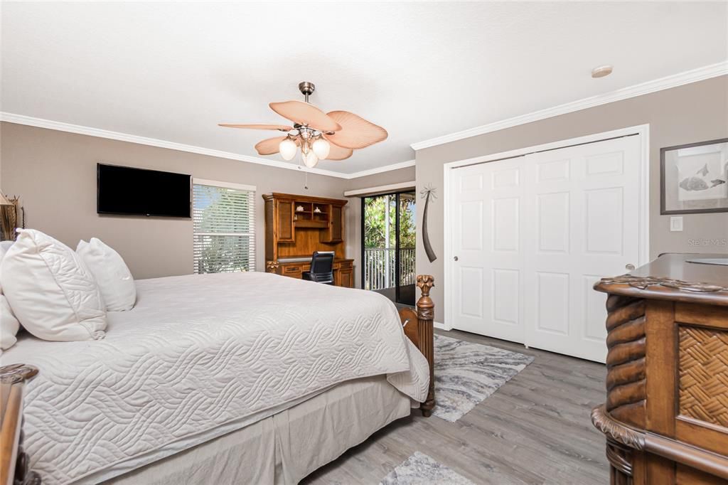 待售: $295,000 (2 贝兹, 2 浴室, 1412 平方英尺)