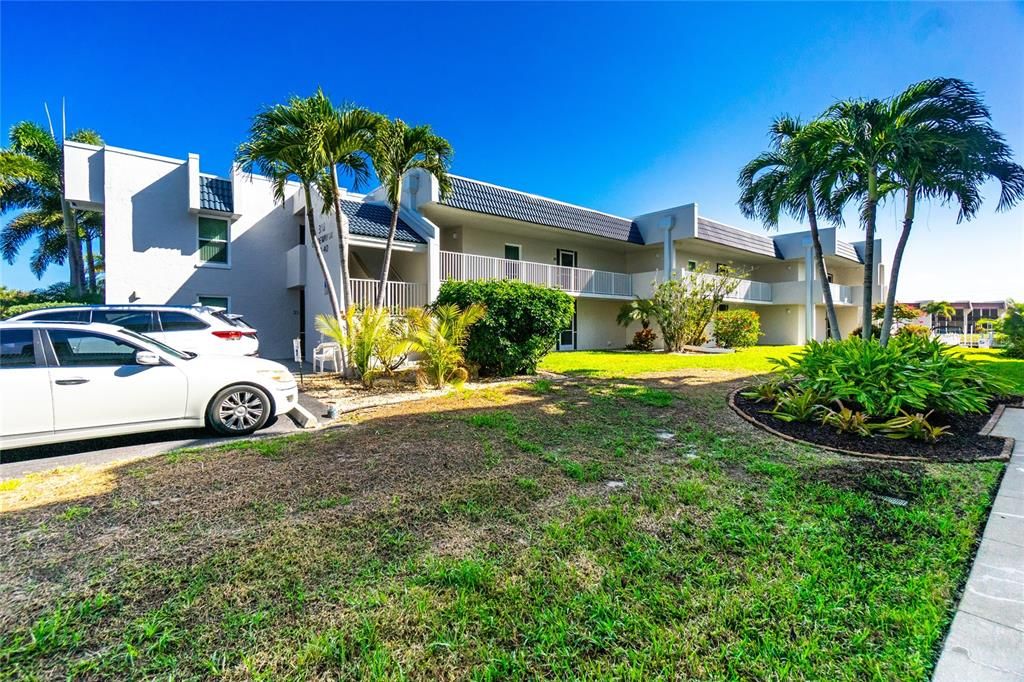 待售: $295,000 (2 贝兹, 2 浴室, 1412 平方英尺)