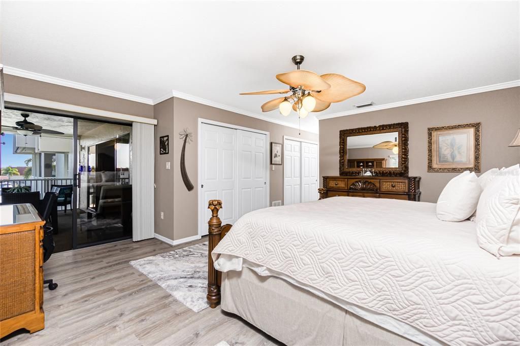 待售: $295,000 (2 贝兹, 2 浴室, 1412 平方英尺)