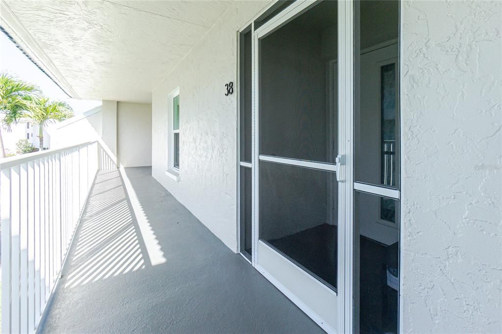 待售: $295,000 (2 贝兹, 2 浴室, 1412 平方英尺)