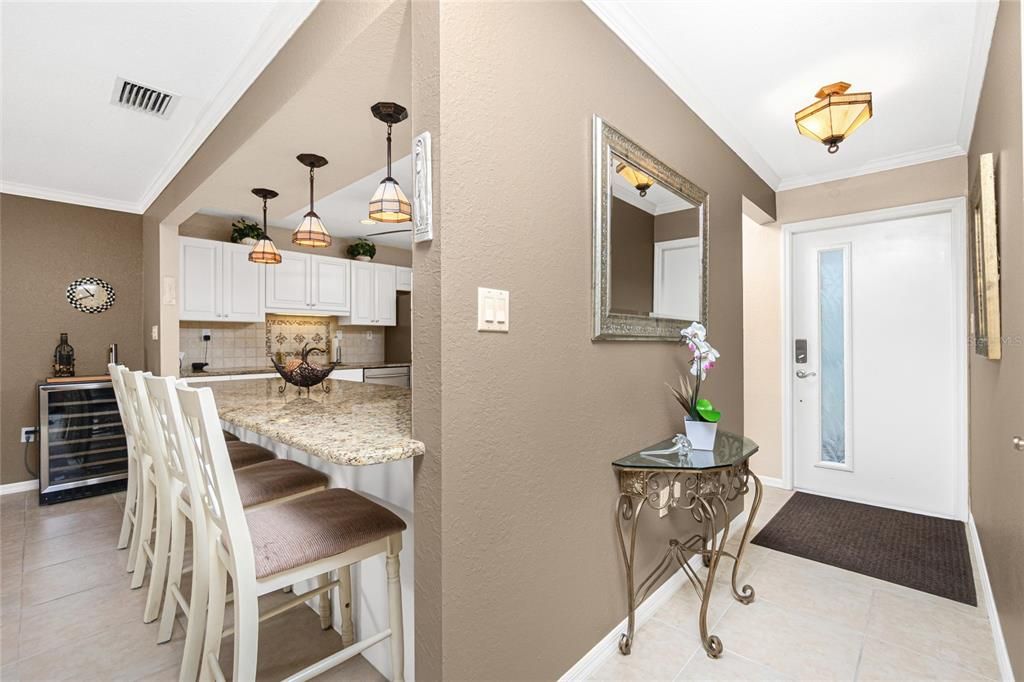 待售: $295,000 (2 贝兹, 2 浴室, 1412 平方英尺)