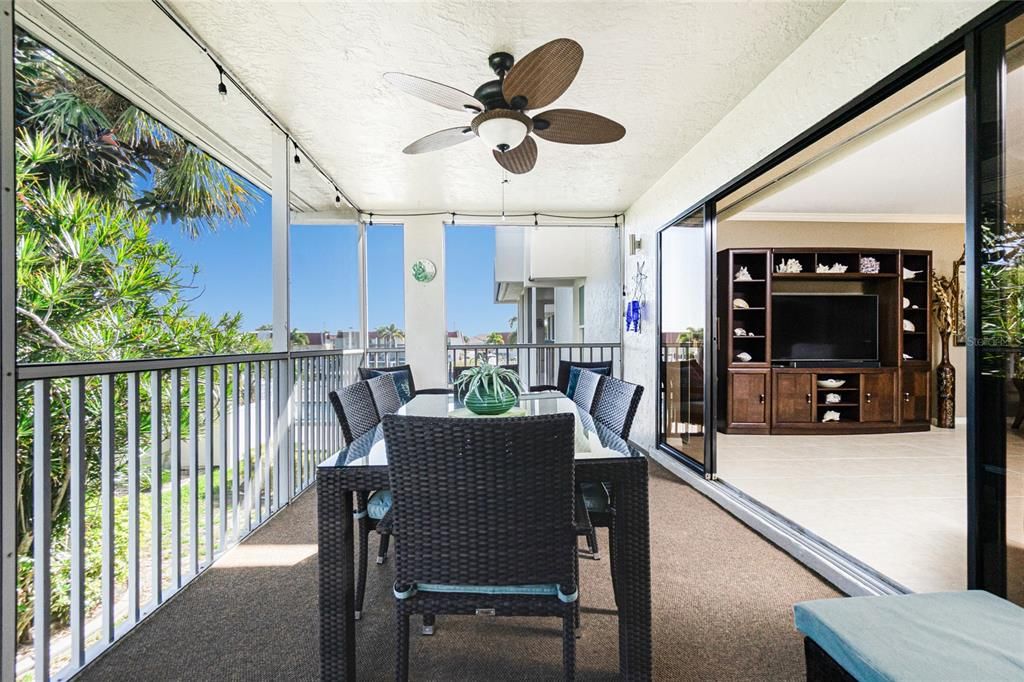 待售: $295,000 (2 贝兹, 2 浴室, 1412 平方英尺)