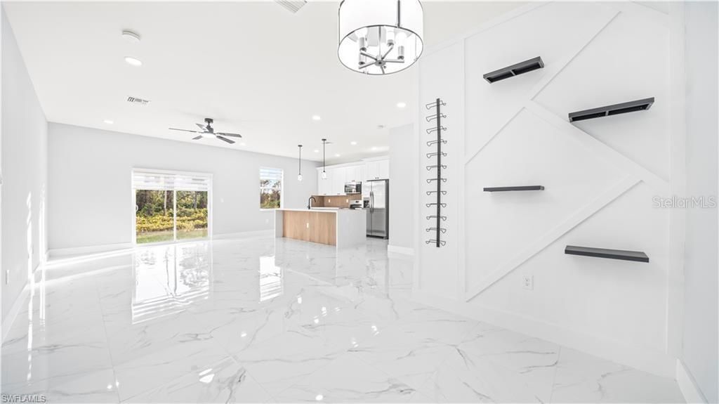 Activo con contrato: $290,000 (3 camas, 2 baños, 1358 Pies cuadrados)
