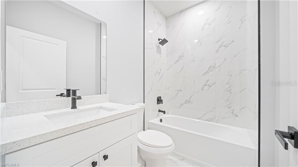 Activo con contrato: $290,000 (3 camas, 2 baños, 1358 Pies cuadrados)