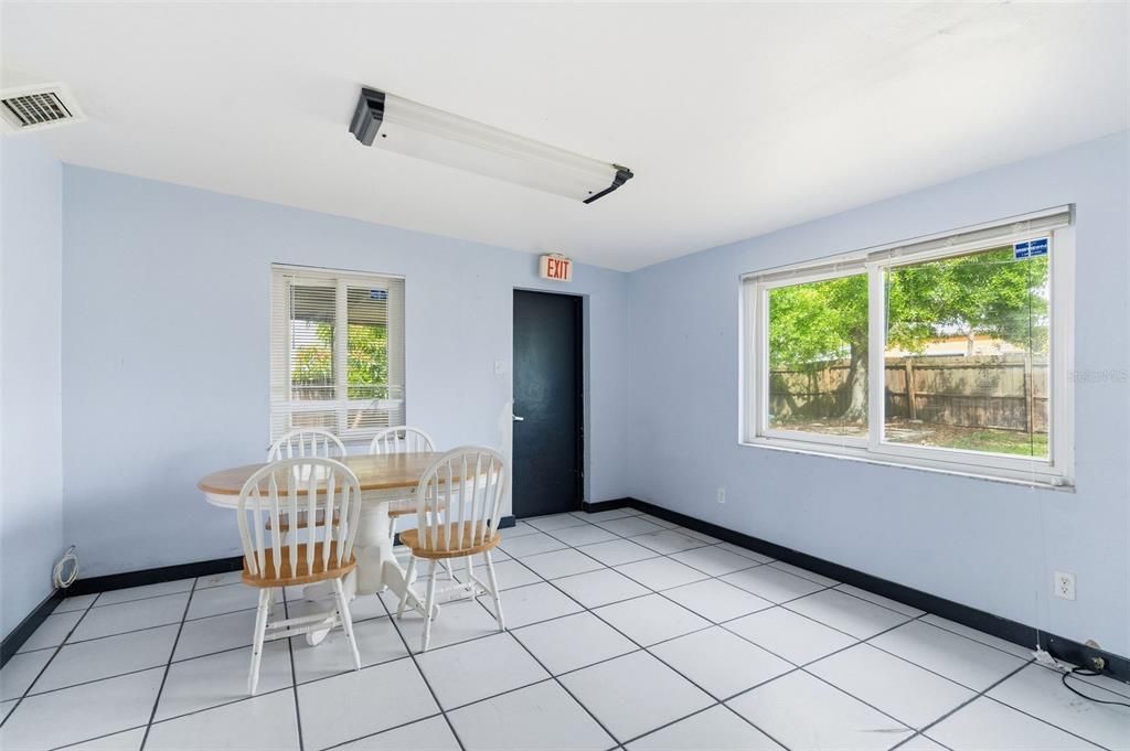 На продажу: $325,000 (0 спален, 0 ванн, 1262 Квадратных фут)