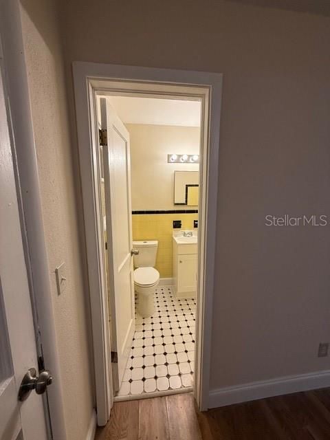 待售: $168,000 (2 贝兹, 2 浴室, 984 平方英尺)