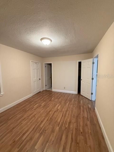 待售: $168,000 (2 贝兹, 2 浴室, 984 平方英尺)