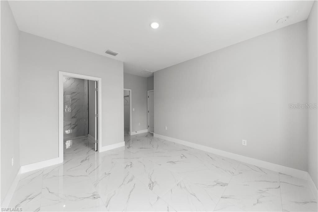 Activo con contrato: $279,900 (3 camas, 2 baños, 1358 Pies cuadrados)