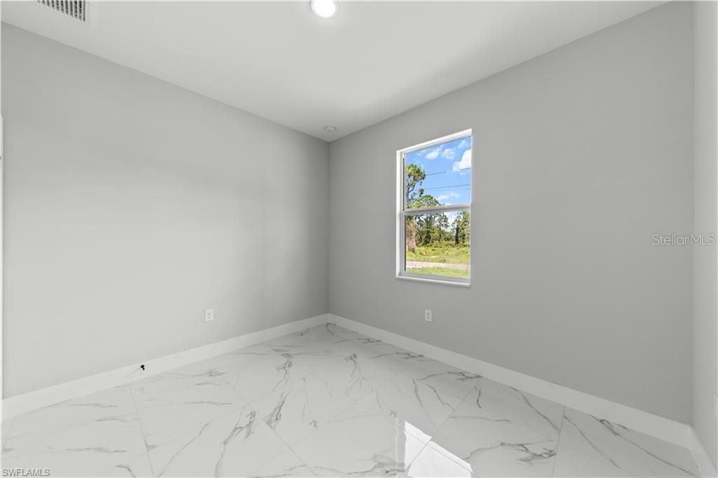 Activo con contrato: $279,900 (3 camas, 2 baños, 1358 Pies cuadrados)
