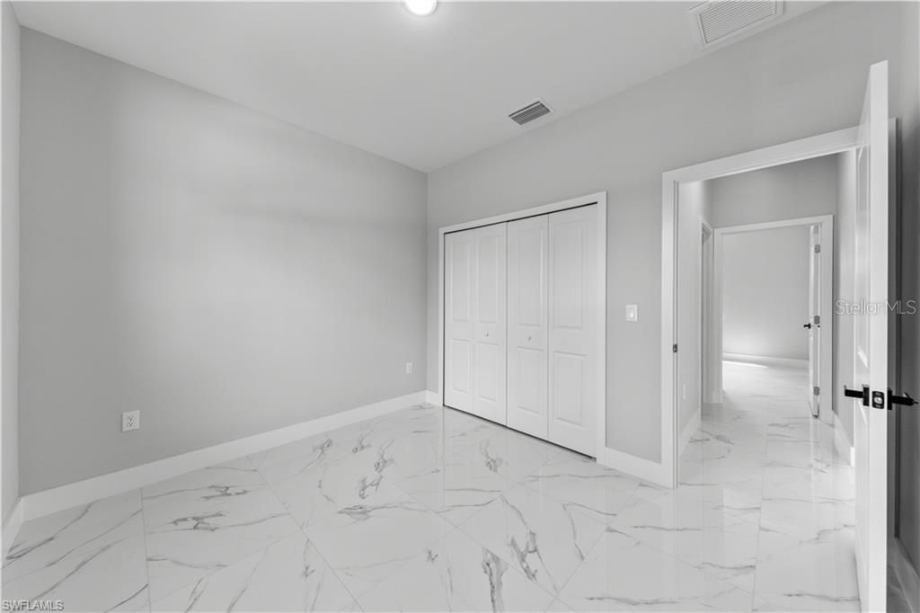 Activo con contrato: $279,900 (3 camas, 2 baños, 1358 Pies cuadrados)