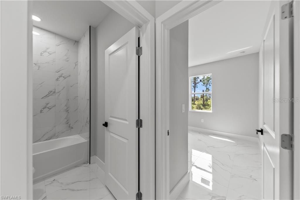 Activo con contrato: $279,900 (3 camas, 2 baños, 1358 Pies cuadrados)