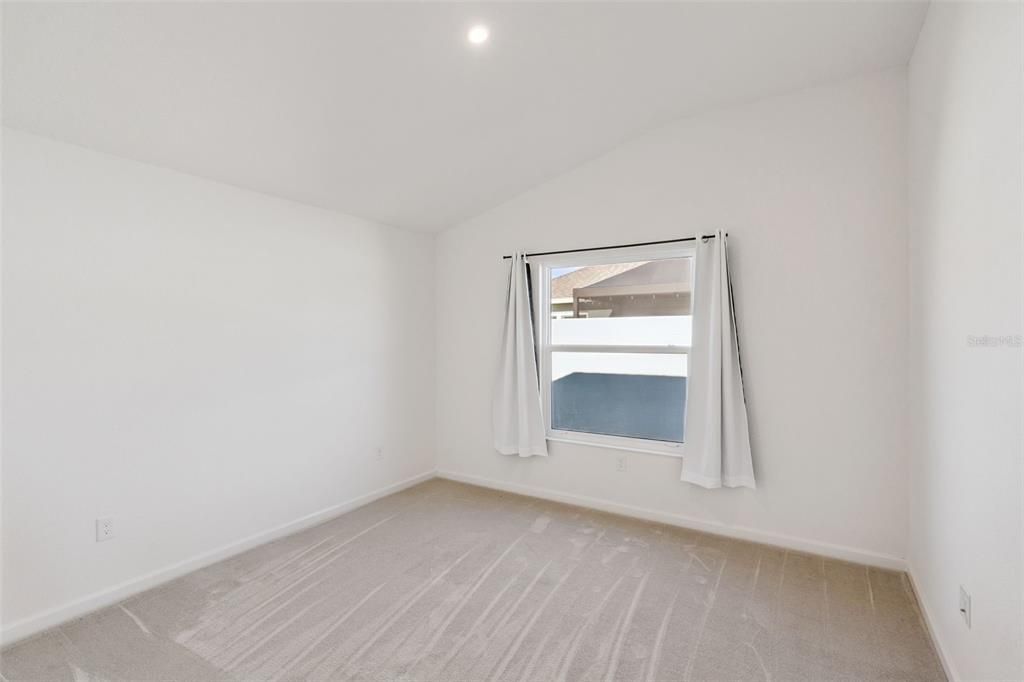 For Rent: $2,400 (3 beds, 2 baths, 1440 Square Feet)