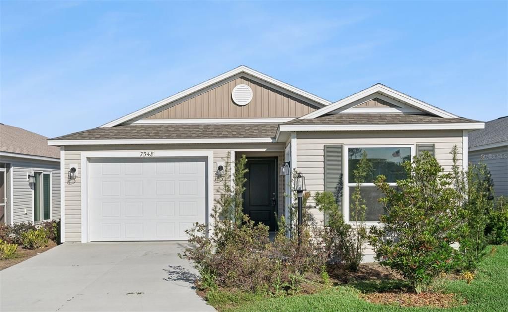 For Rent: $2,400 (3 beds, 2 baths, 1440 Square Feet)