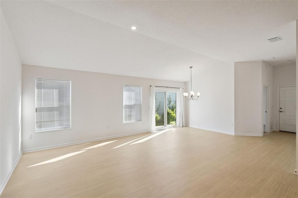 For Rent: $2,400 (3 beds, 2 baths, 1440 Square Feet)