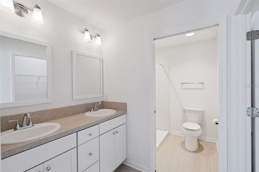 For Rent: $2,400 (3 beds, 2 baths, 1440 Square Feet)