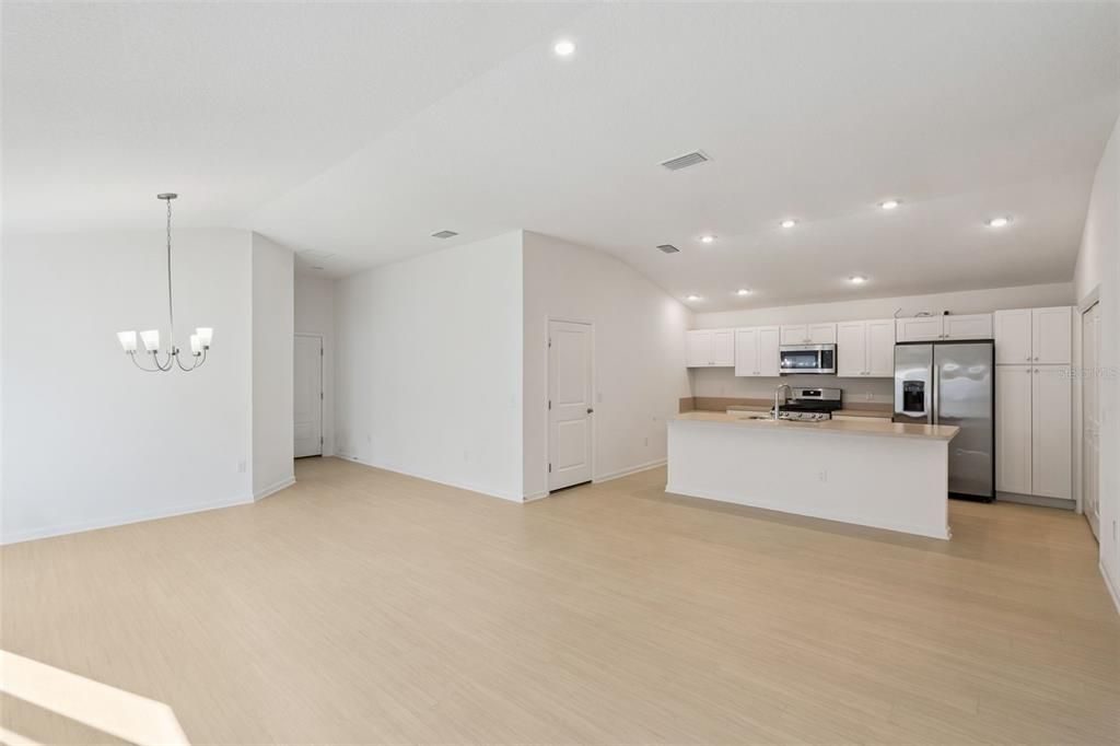 For Rent: $2,400 (3 beds, 2 baths, 1440 Square Feet)