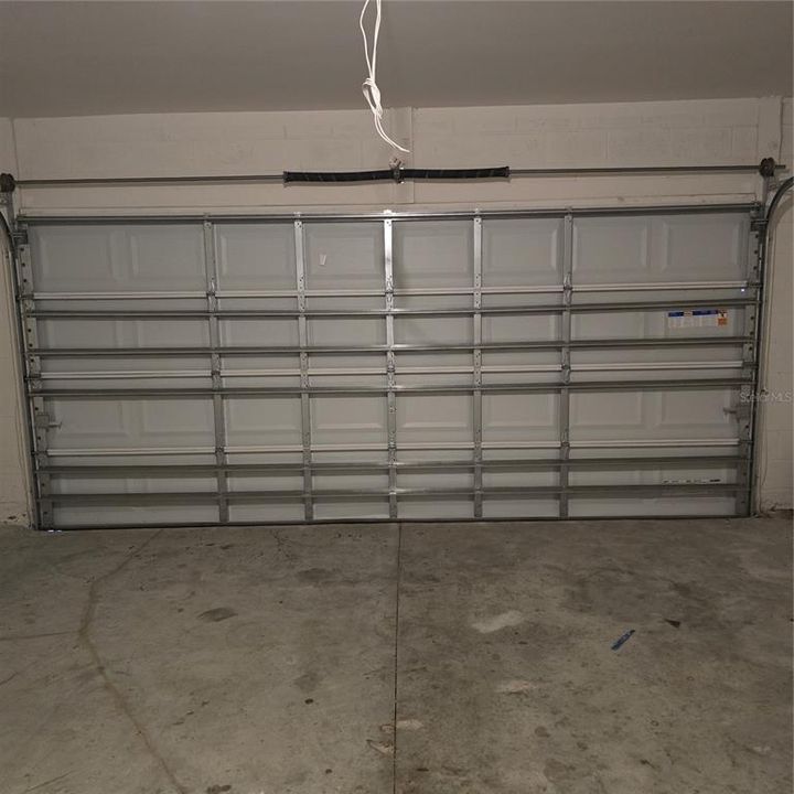 Activo con contrato: $329,000 (5 camas, 3 baños, 2616 Pies cuadrados)