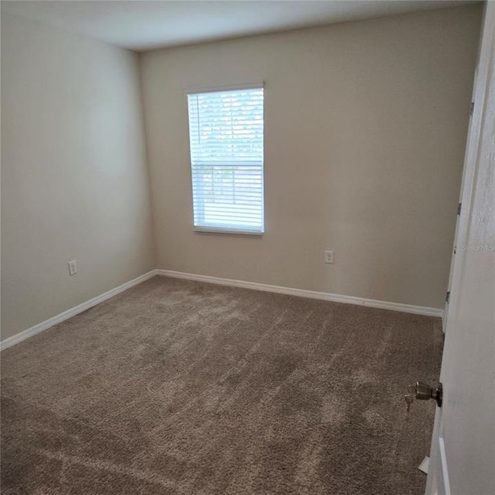 Activo con contrato: $329,000 (5 camas, 3 baños, 2616 Pies cuadrados)