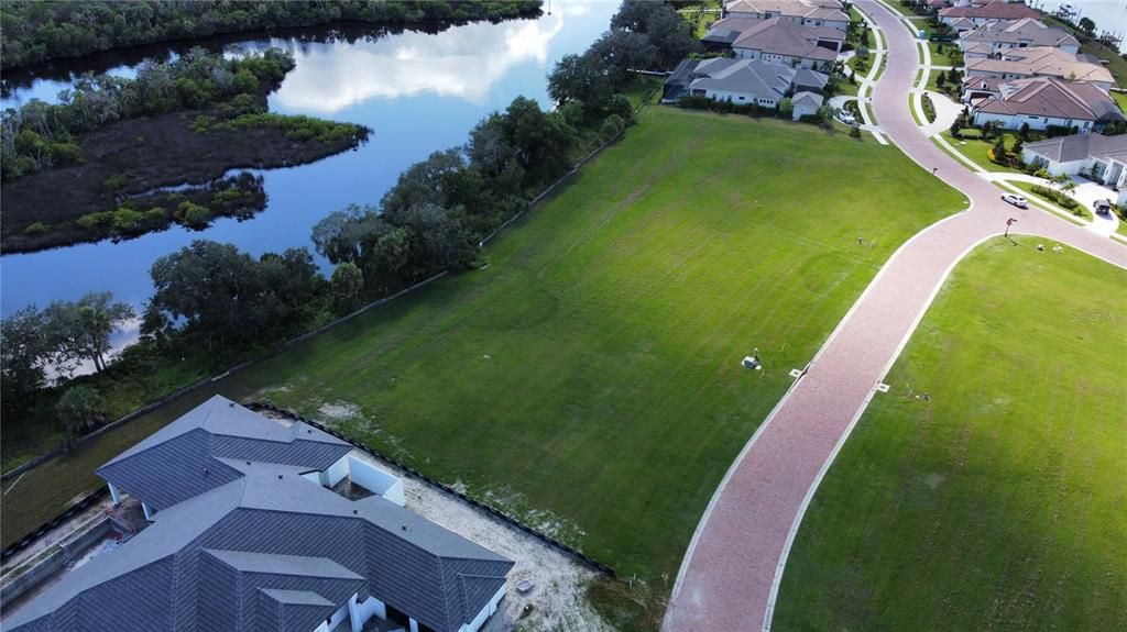 合同活跃: $815,000 (0.51 acres)