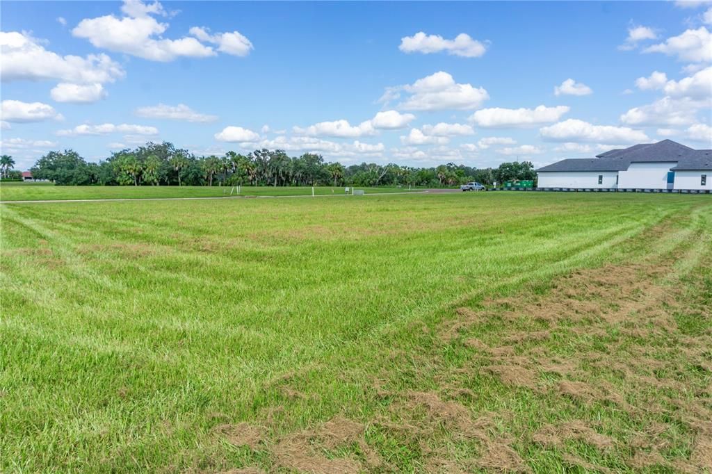 合同活跃: $815,000 (0.51 acres)