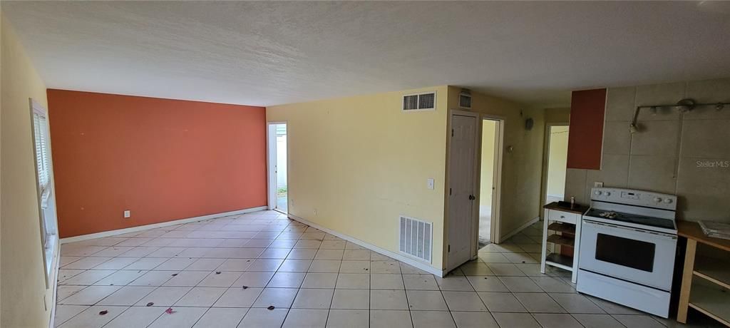 Activo con contrato: $113,000 (2 camas, 1 baños, 813 Pies cuadrados)