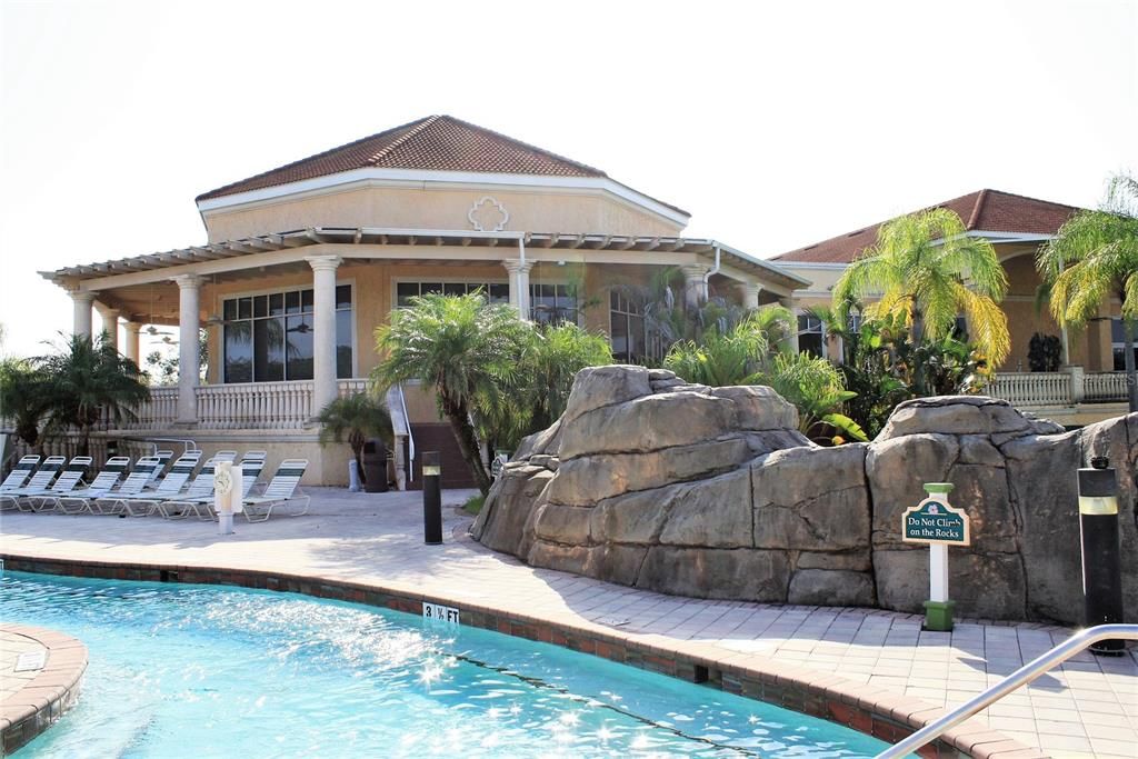 For Sale: $320,000 (2 beds, 2 baths, 1128 Square Feet)