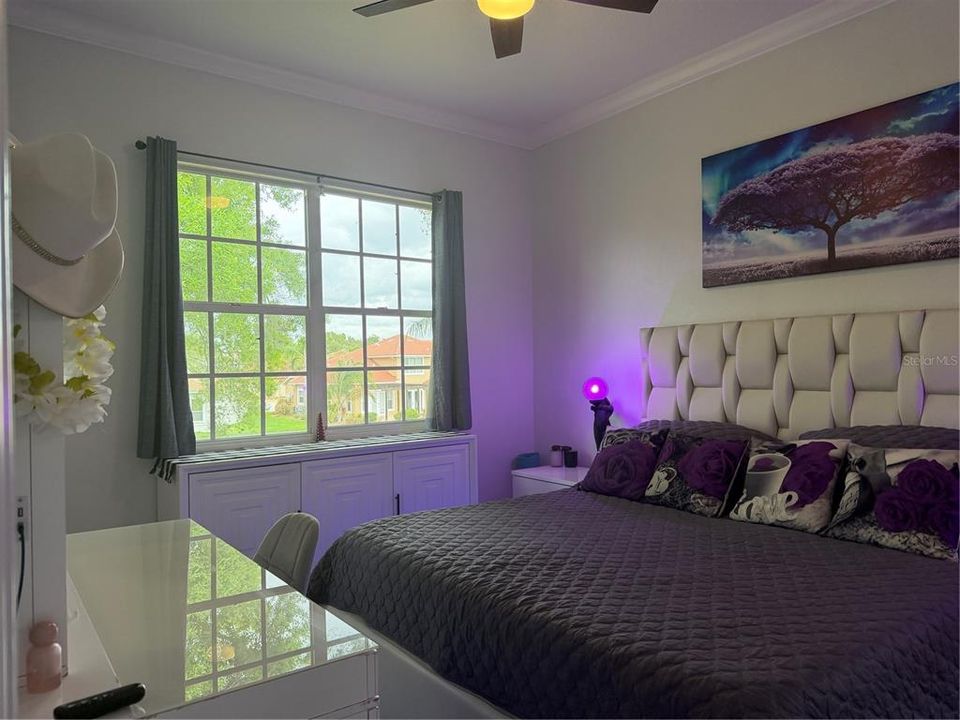For Sale: $320,000 (2 beds, 2 baths, 1128 Square Feet)