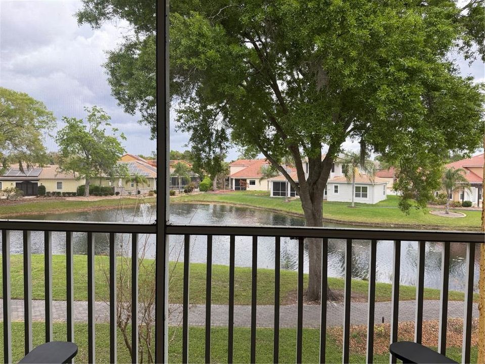 For Sale: $320,000 (2 beds, 2 baths, 1128 Square Feet)